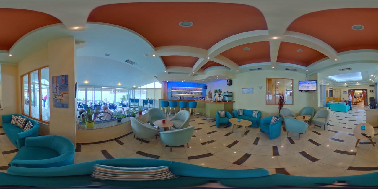 מלון Hotel Tolo טולון